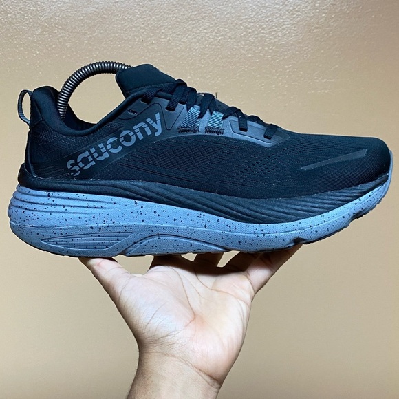 Saucony Hurricane 24 Men’s Running Sneakers Black Shadow Size 9.5 S20933-101 - Picture 6 of 16